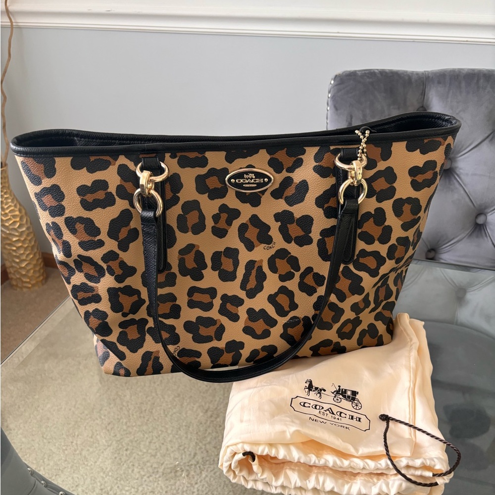 Coach City Tote Bag with leopard print and signature canvas interior